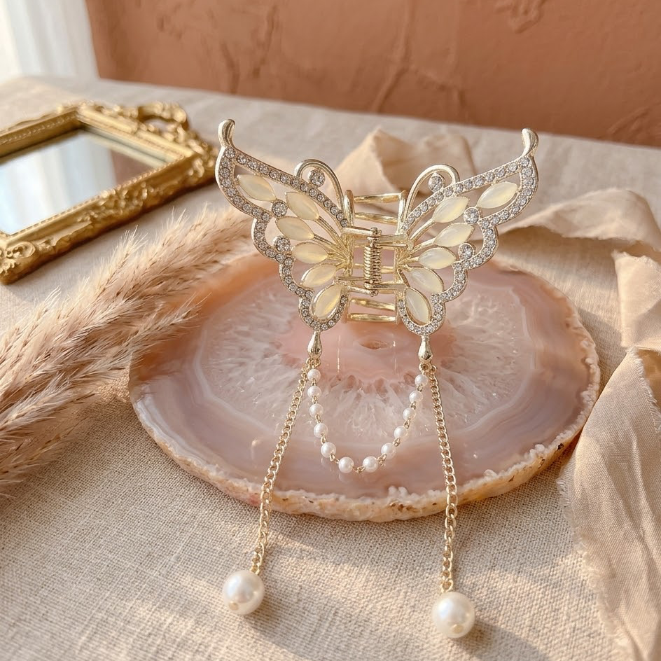 Pearl Flutter Claw
