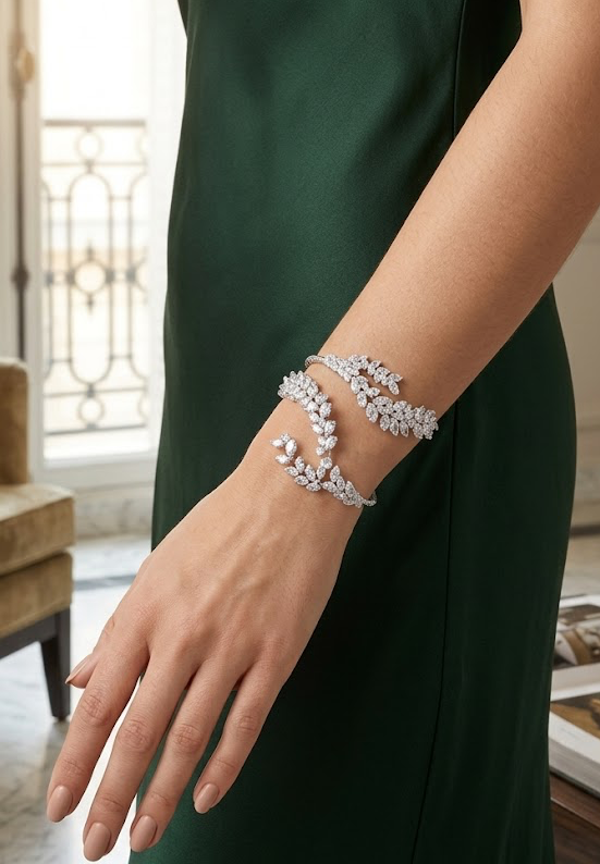 Laurel hand cuff