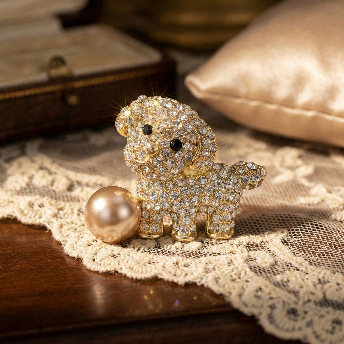 PEARL PAW ROYAL